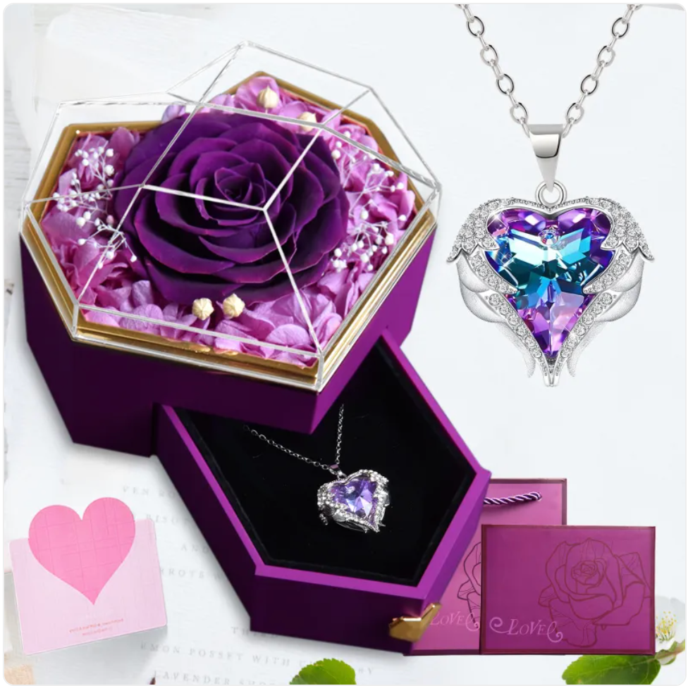 Rose gift box with necklace